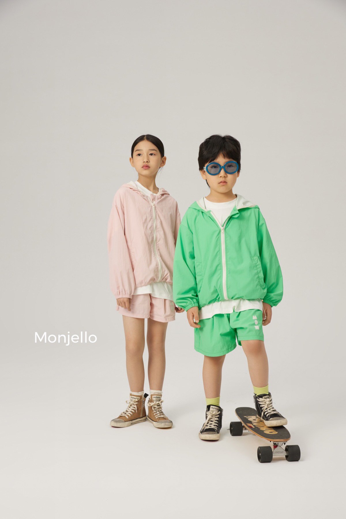 Monjello 2023 Summer 올여름 몽젤로의 편안한 매력빠져보세요    마카롱 UV바람막이 상하세트  -color  연그린(Light green), 연핑크(Light pink)   -size S,M,L,XL,JS,JM (90~140)